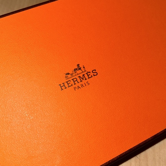 Hermes silk scarf 2012 collection - Picture 3 of 9